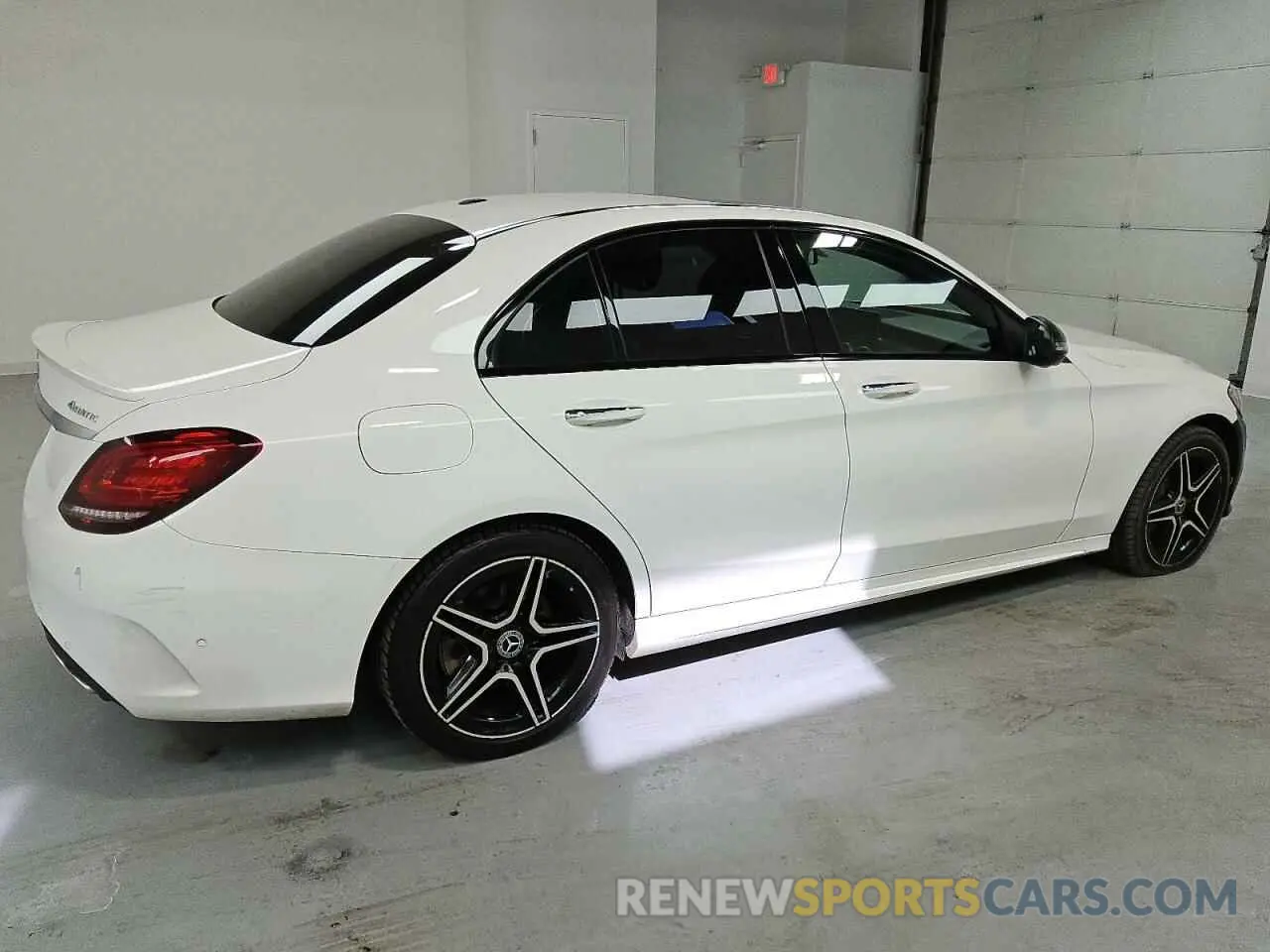 3 fotografías del automóvil dañado W1KWF8EB6LR597226 MERCEDES-BENZ C-CLASS 2020
