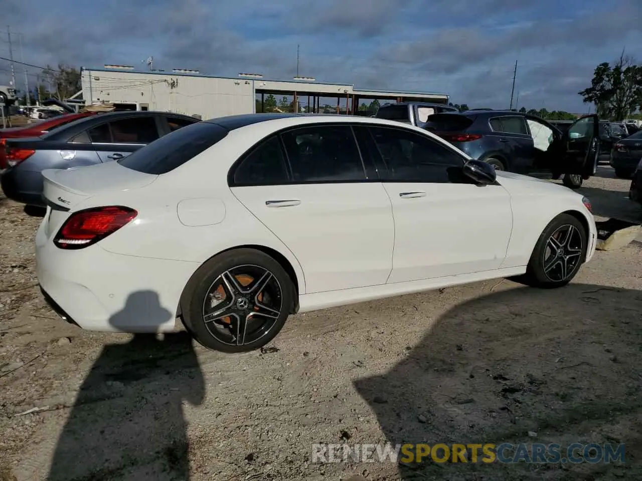 3 fotografías del automóvil dañado W1KWF8EB9LR594322 MERCEDES-BENZ C-CLASS 2020