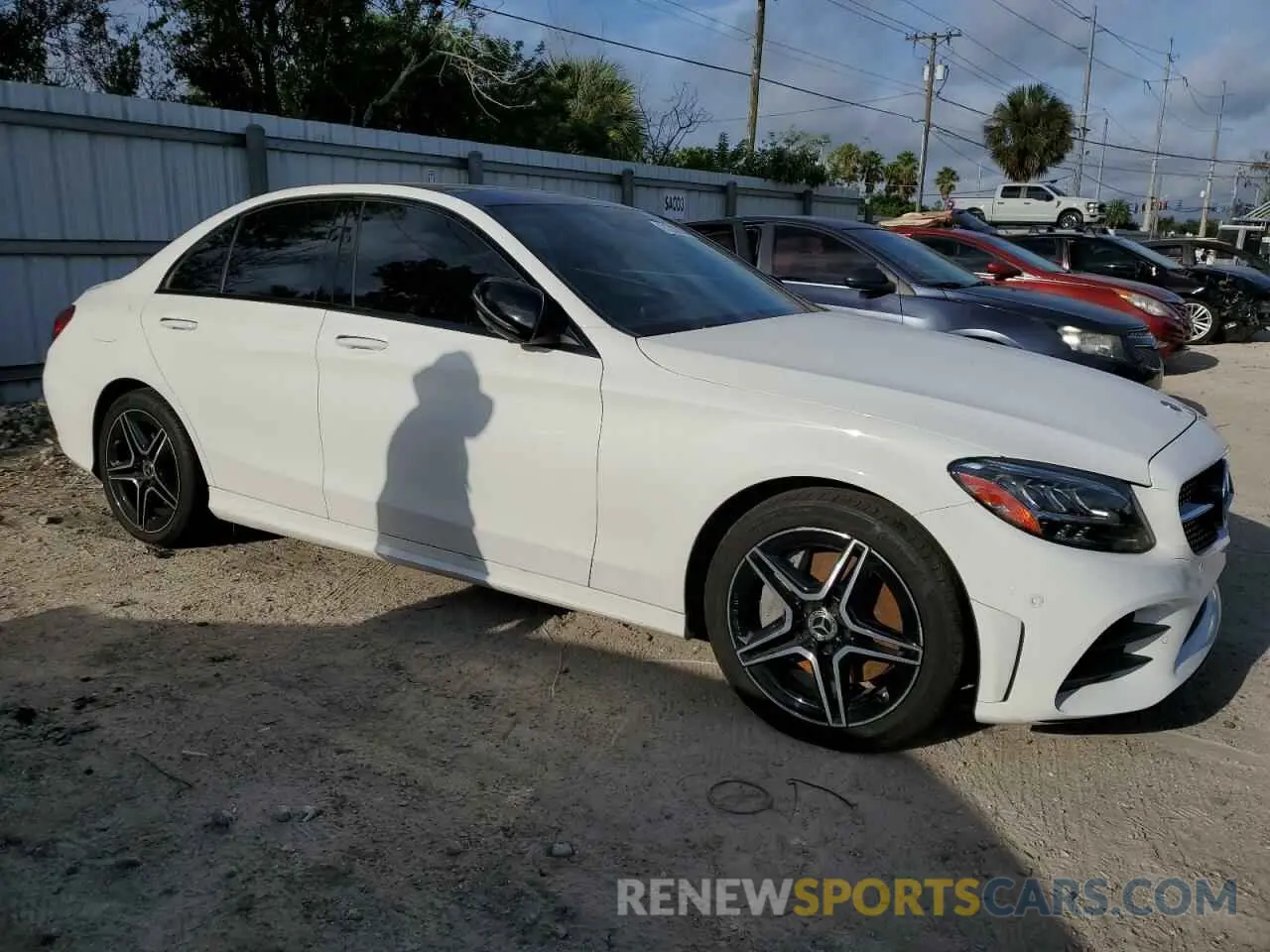 4 fotografías del automóvil dañado W1KWF8EB9LR594322 MERCEDES-BENZ C-CLASS 2020