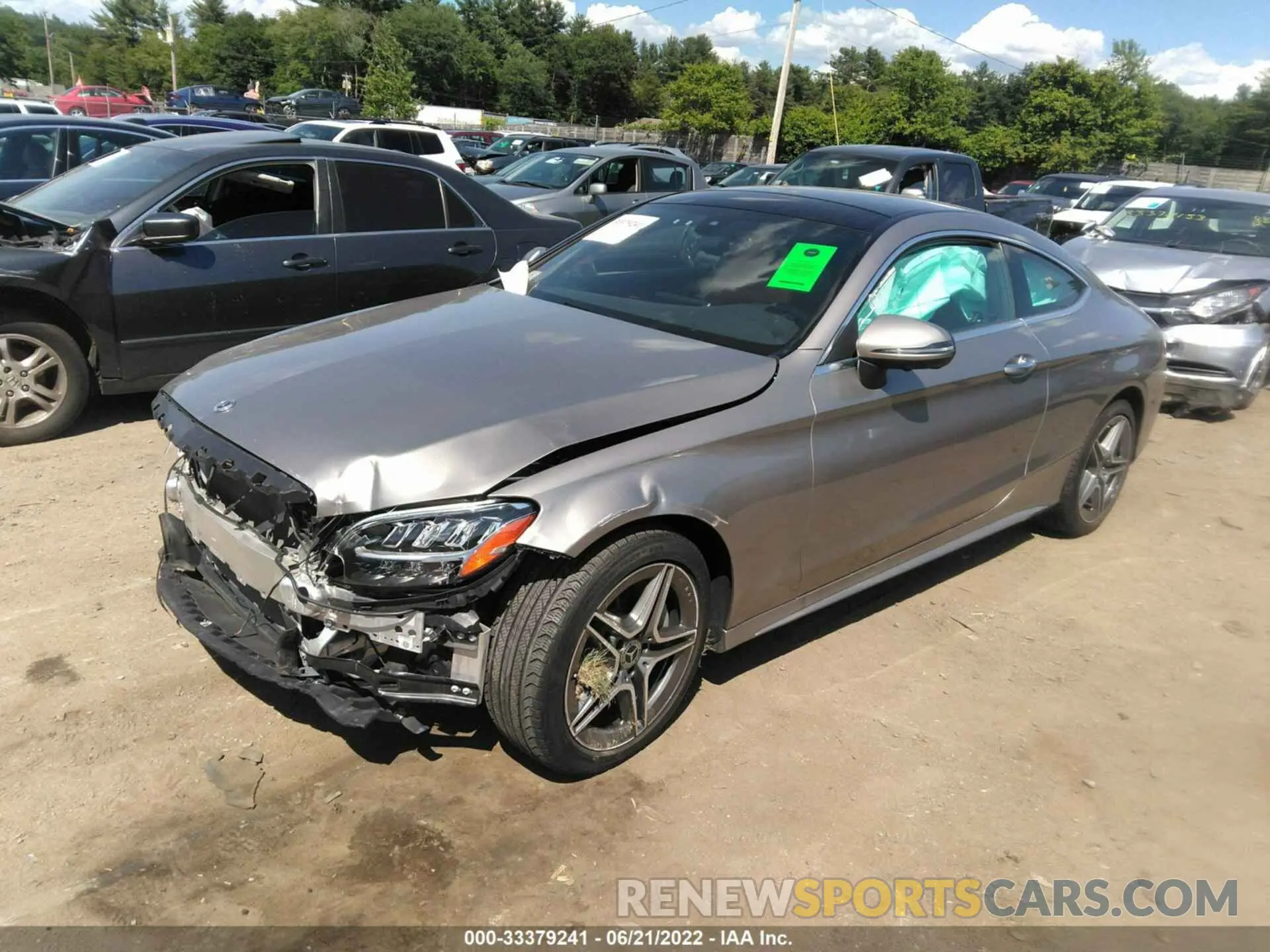 2 fotografías del automóvil dañado W1KWJ8EB5LG035201 MERCEDES-BENZ C-CLASS 2020