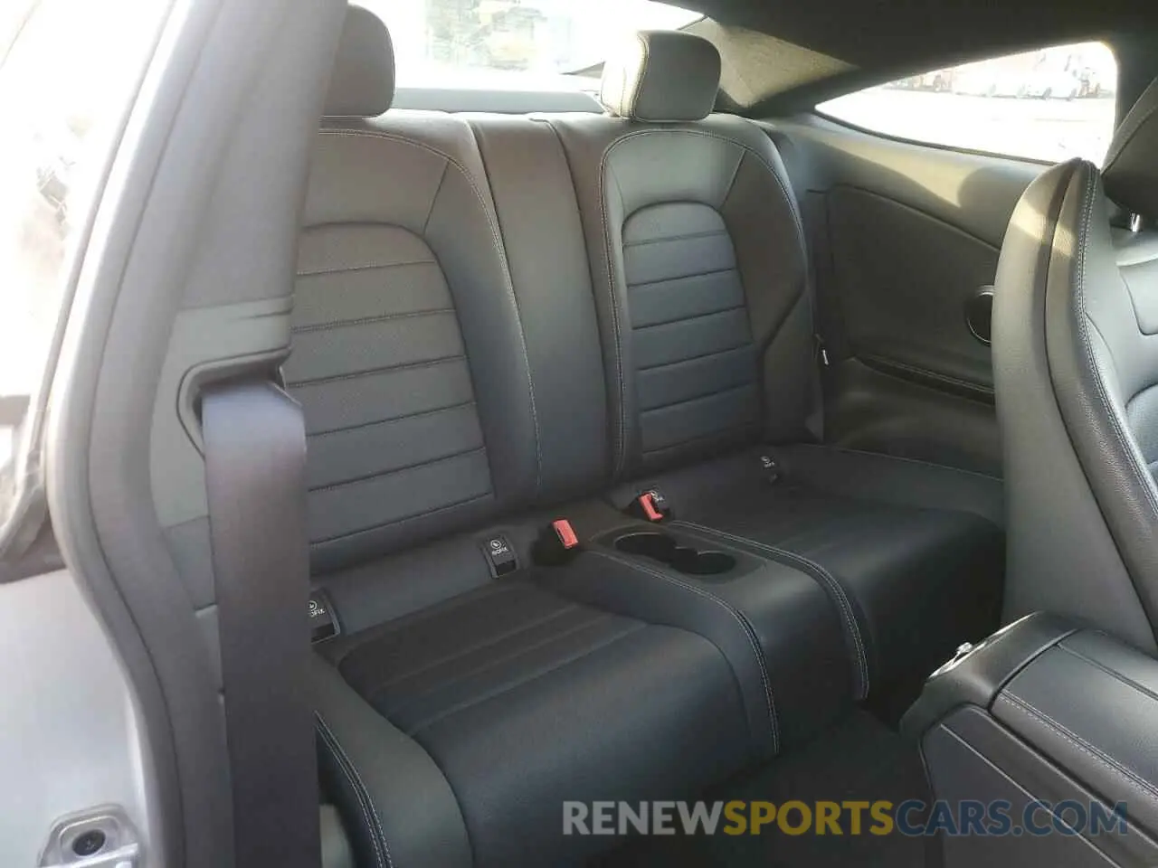 10 fotografías del automóvil dañado W1KWJ8EB6LG008802 MERCEDES-BENZ C-CLASS 2020