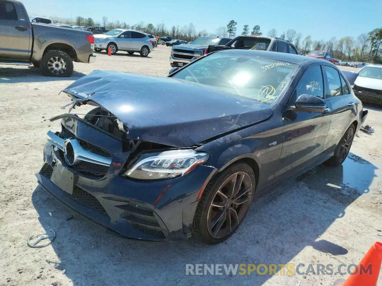 2 fotografías del automóvil dañado WDDWF6EB2LR563529 MERCEDES-BENZ C-CLASS 2020