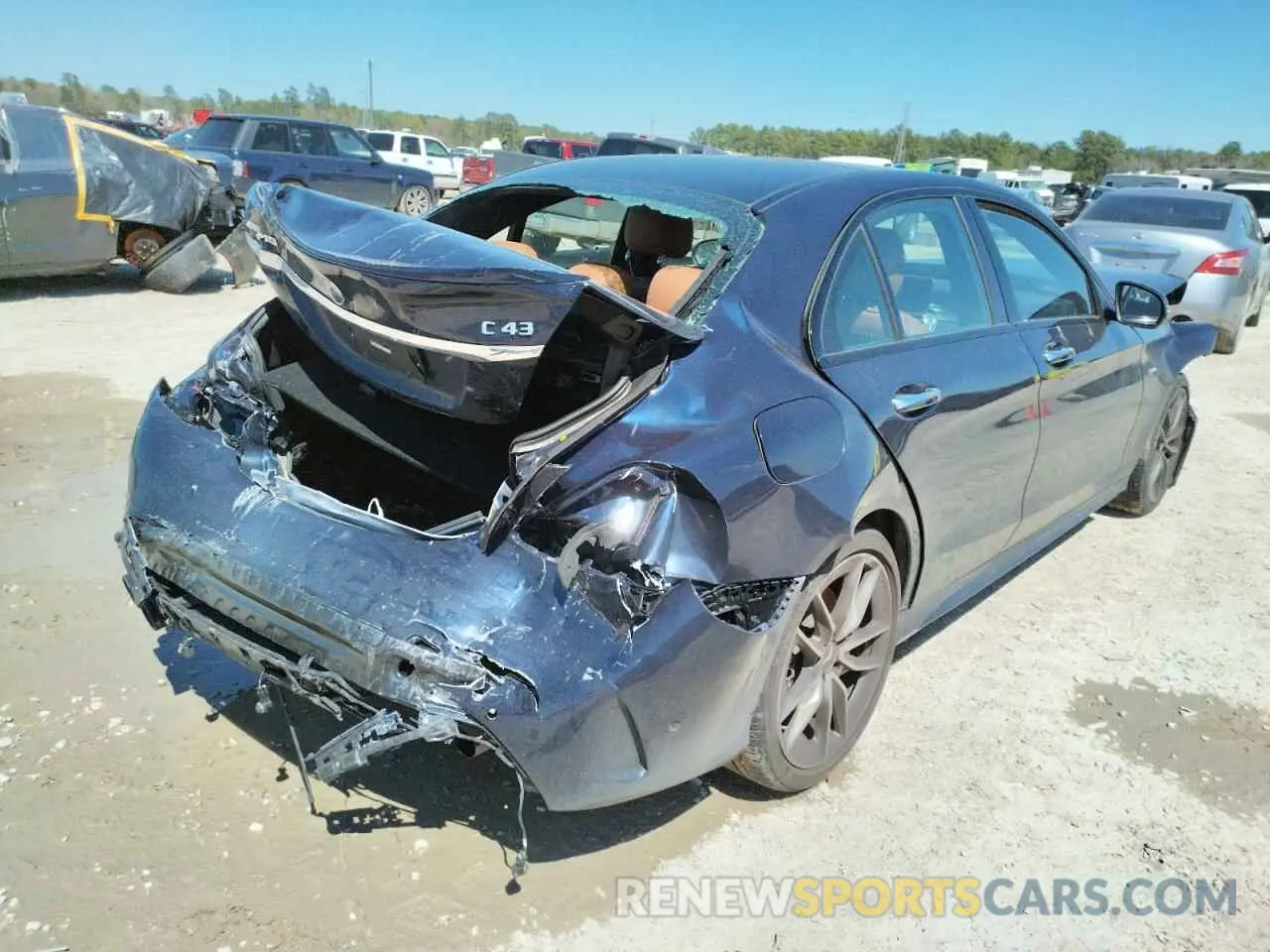 4 fotografías del automóvil dañado WDDWF6EB2LR563529 MERCEDES-BENZ C-CLASS 2020
