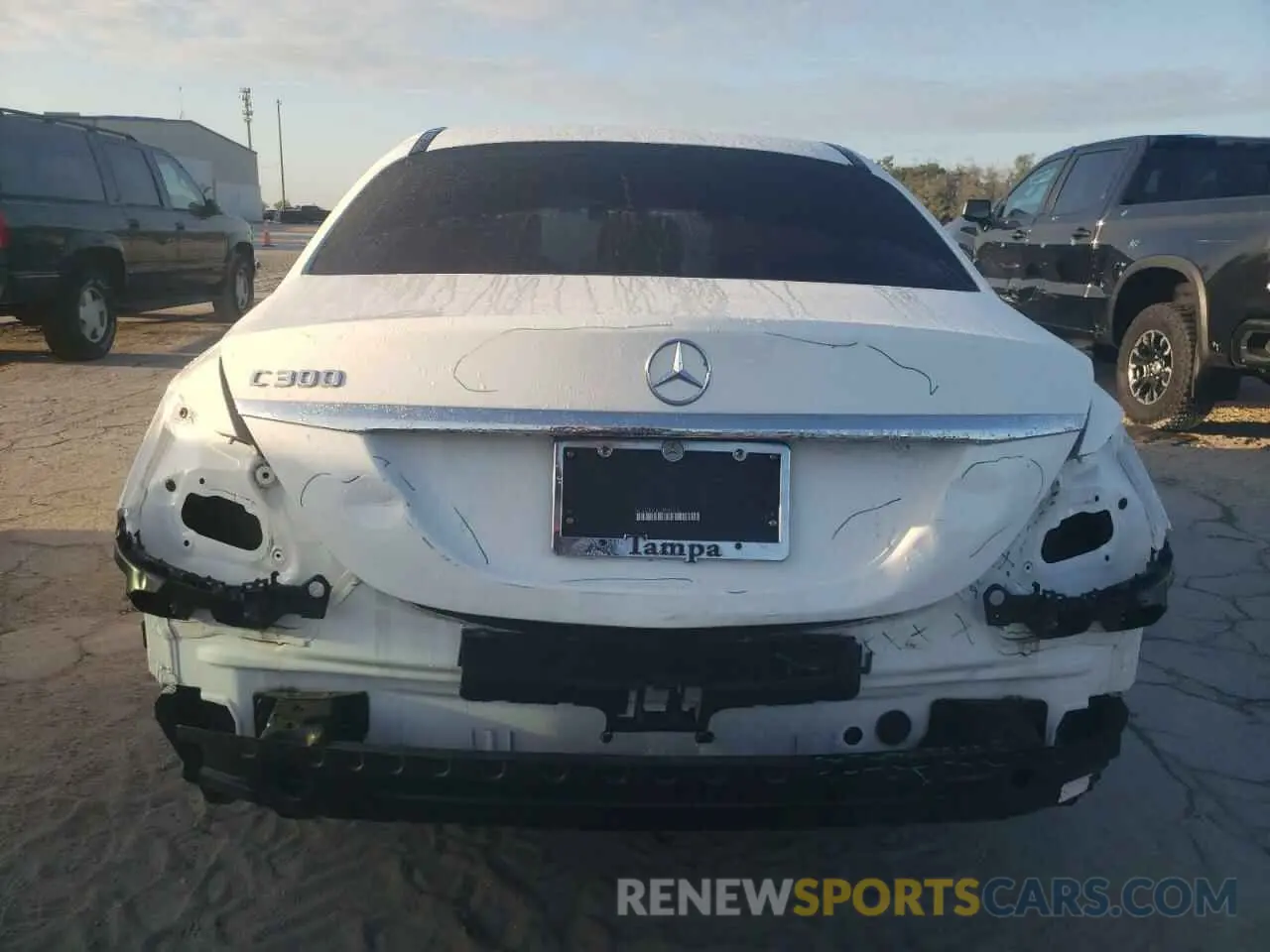 6 fotografías del automóvil dañado WDDWF8DB2LR549076 MERCEDES-BENZ C-CLASS 2020
