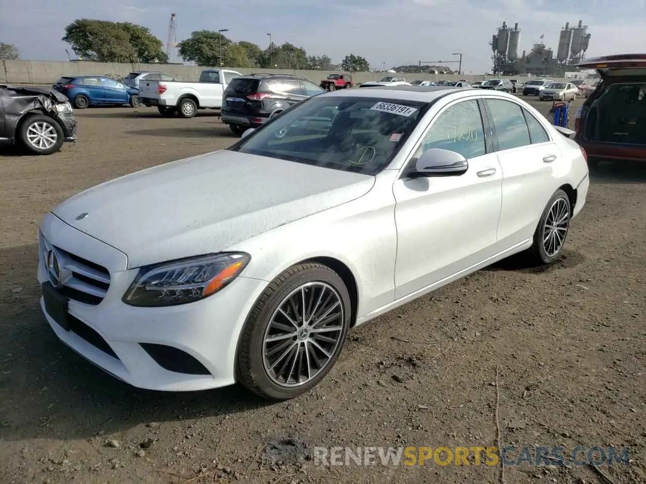 2 fotografías del automóvil dañado WDDWF8DB6LR550909 MERCEDES-BENZ C-CLASS 2020