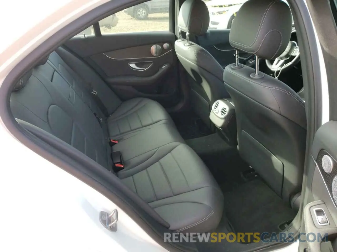 6 fotografías del automóvil dañado WDDWF8DB6LR550909 MERCEDES-BENZ C-CLASS 2020