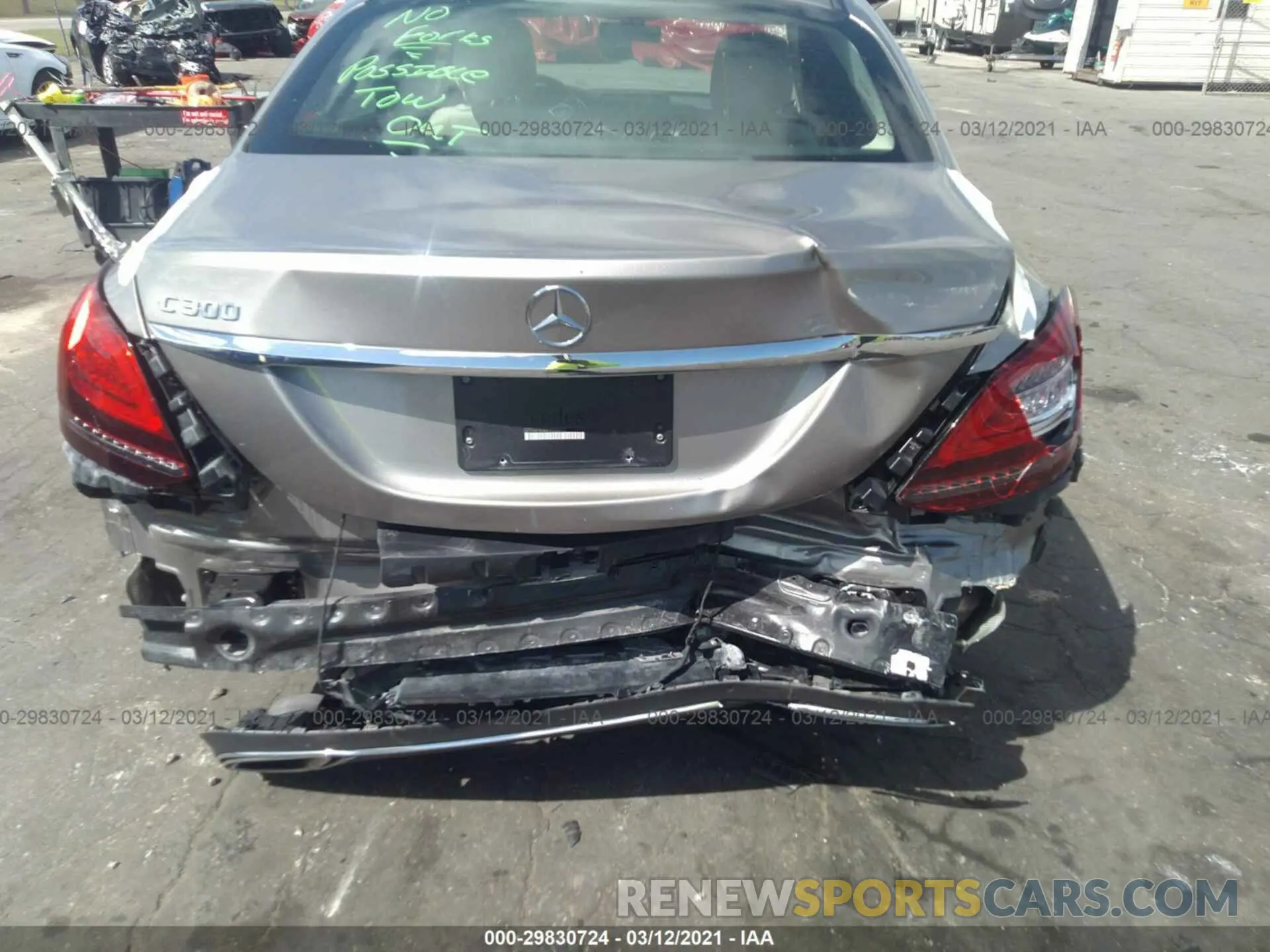6 fotografías del automóvil dañado WDDWF8DB9LR558812 MERCEDES-BENZ C-CLASS 2020