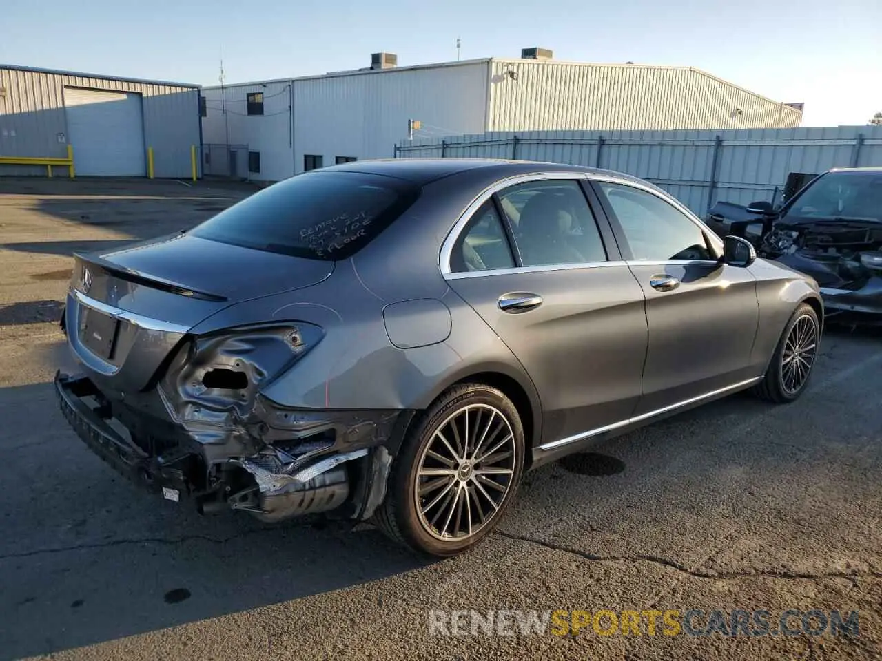 3 fotografías del automóvil dañado WDDWF8DBXLR527729 MERCEDES-BENZ C-CLASS 2020