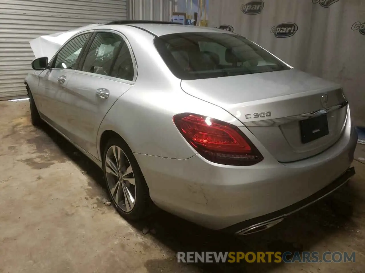 3 fotografías del automóvil dañado WDDWF8DBXLR544966 MERCEDES-BENZ C-CLASS 2020