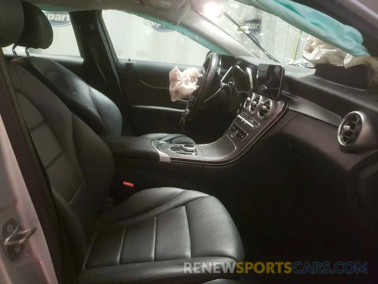 5 fotografías del automóvil dañado WDDWF8DBXLR544966 MERCEDES-BENZ C-CLASS 2020