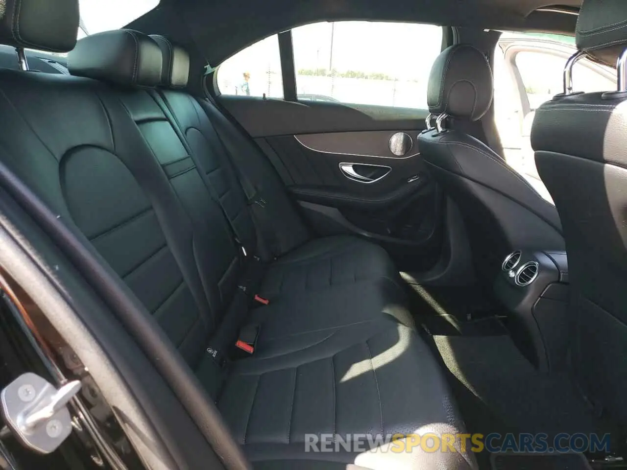6 fotografías del automóvil dañado WDDWF8EB1LR542859 MERCEDES-BENZ C-CLASS 2020