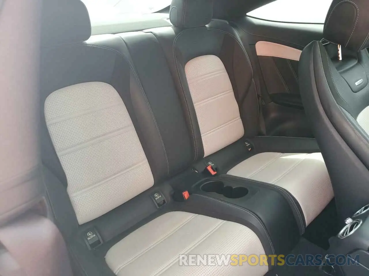 10 fotografías del automóvil dañado WDDWJ8HB5LF941141 MERCEDES-BENZ C-CLASS 2020