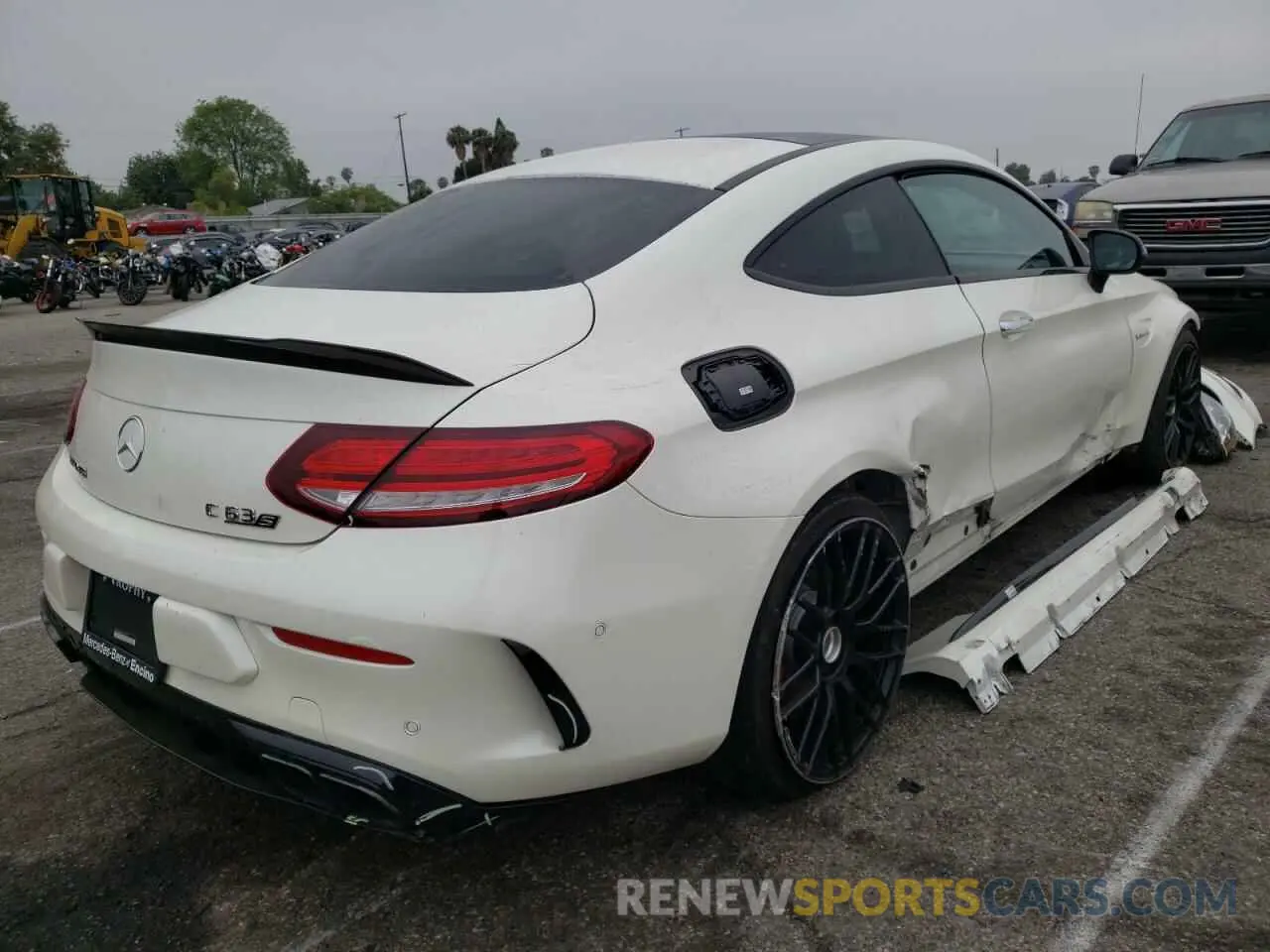 4 fotografías del automóvil dañado WDDWJ8HB5LF955752 MERCEDES-BENZ C-CLASS 2020
