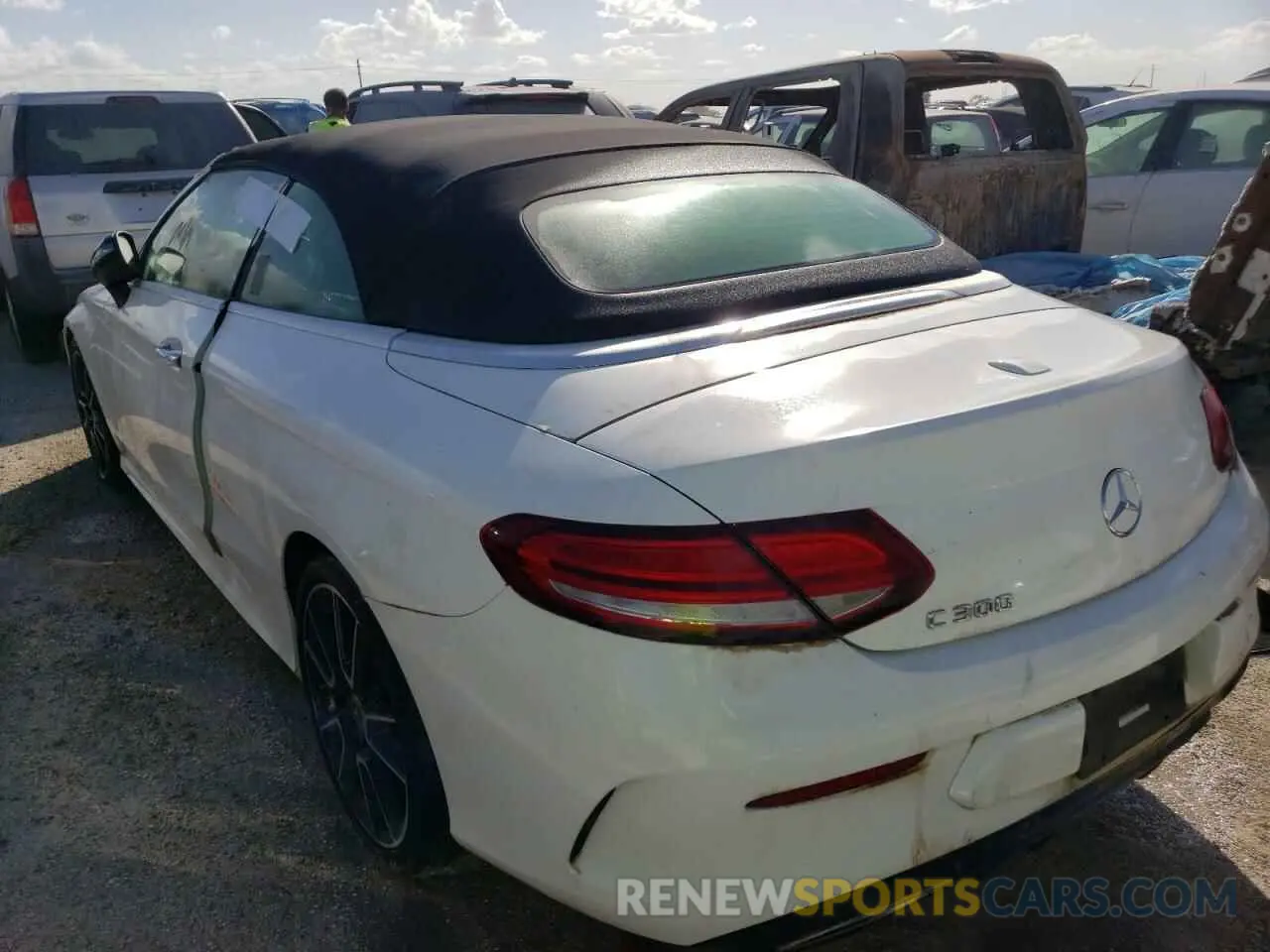 3 fotografías del automóvil dañado WDDWK8DB8LF937023 MERCEDES-BENZ C-CLASS 2020
