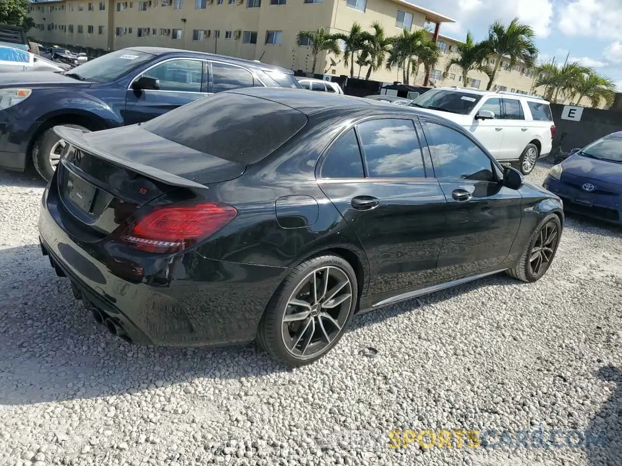 3 fotografías del automóvil dañado W1KWF6EB3MR617003 MERCEDES-BENZ C-CLASS 2021