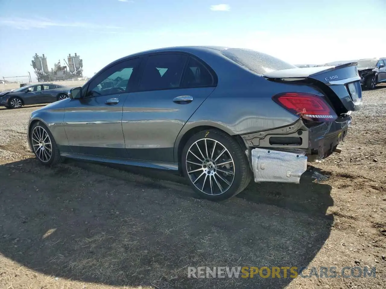 2 fotografías del automóvil dañado W1KWF8DB0MR614590 MERCEDES-BENZ C-CLASS 2021