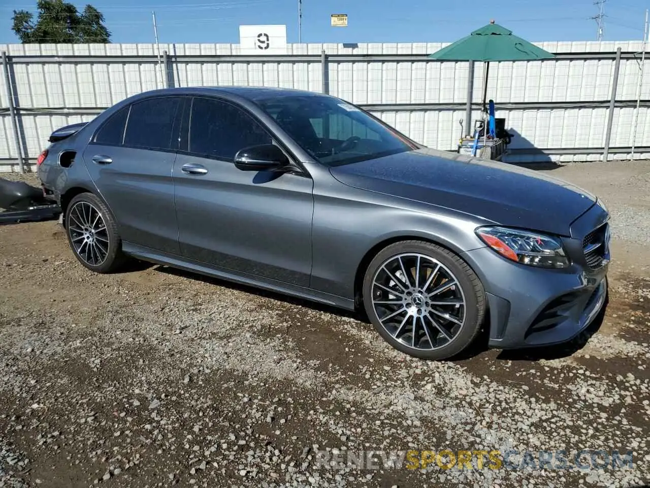 4 fotografías del automóvil dañado W1KWF8DB0MR614590 MERCEDES-BENZ C-CLASS 2021
