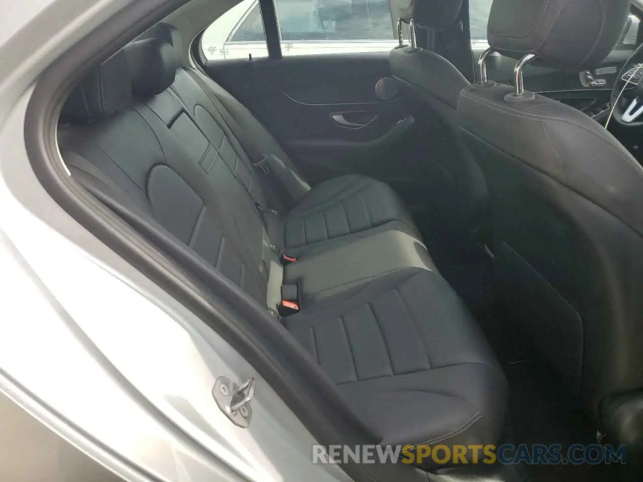 6 fotografías del automóvil dañado W1KWF8DB1MR633651 MERCEDES-BENZ C-CLASS 2021