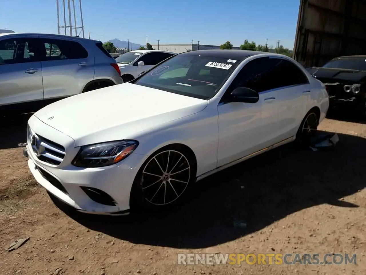 2 fotografías del automóvil dañado W1KWF8DB2MR646683 MERCEDES-BENZ C-CLASS 2021