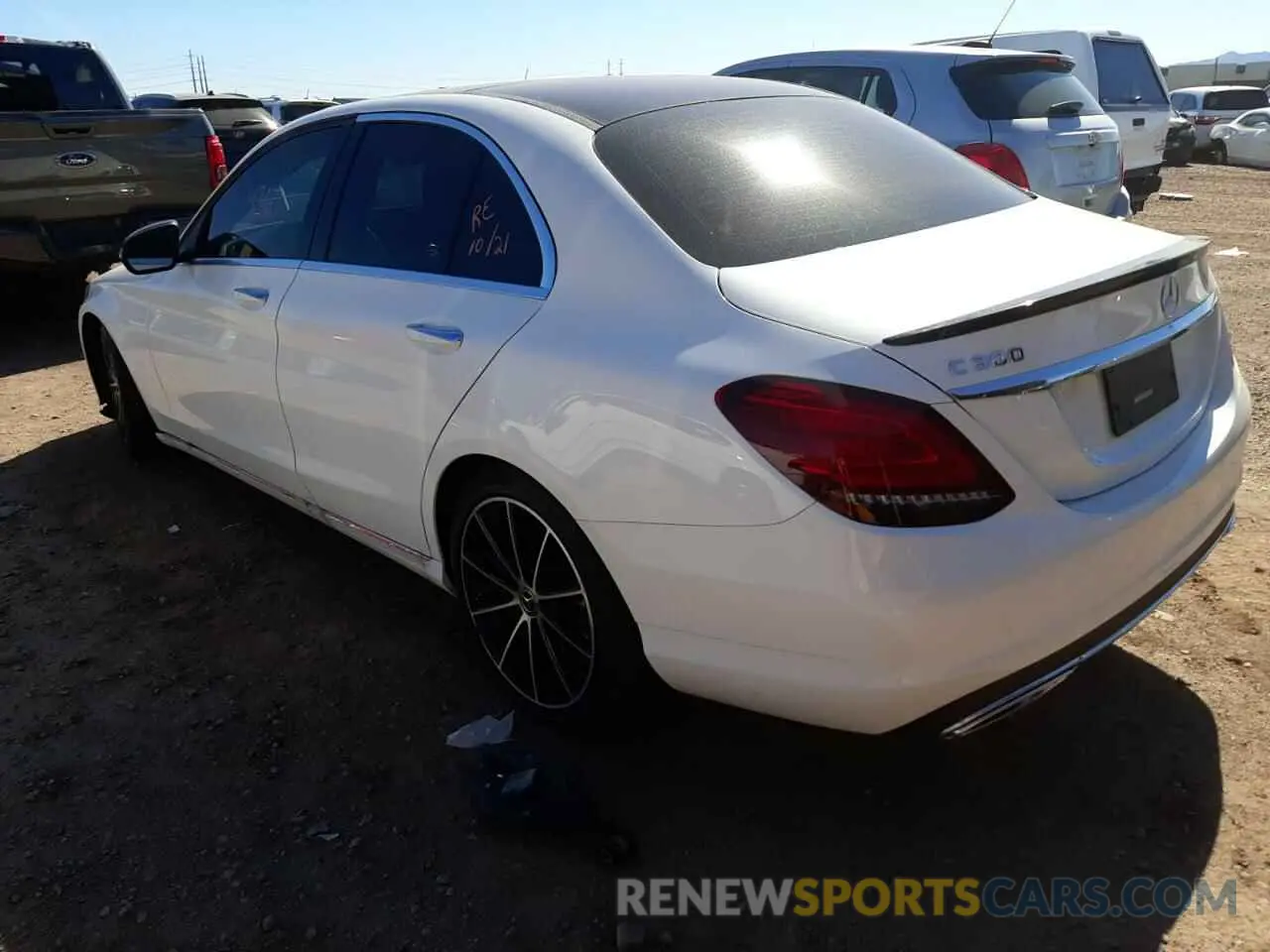 3 fotografías del automóvil dañado W1KWF8DB2MR646683 MERCEDES-BENZ C-CLASS 2021