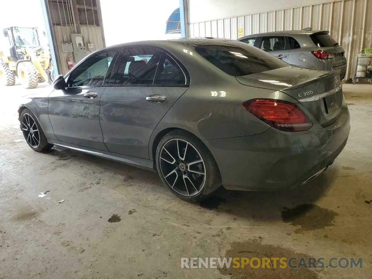 2 fotografías del automóvil dañado W1KWF8DB3MR638950 MERCEDES-BENZ C-CLASS 2021
