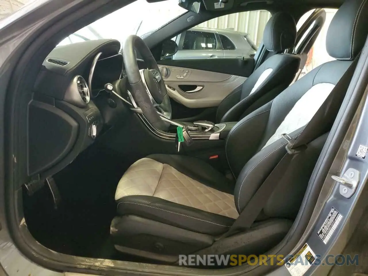 7 fotografías del automóvil dañado W1KWF8DB3MR638950 MERCEDES-BENZ C-CLASS 2021