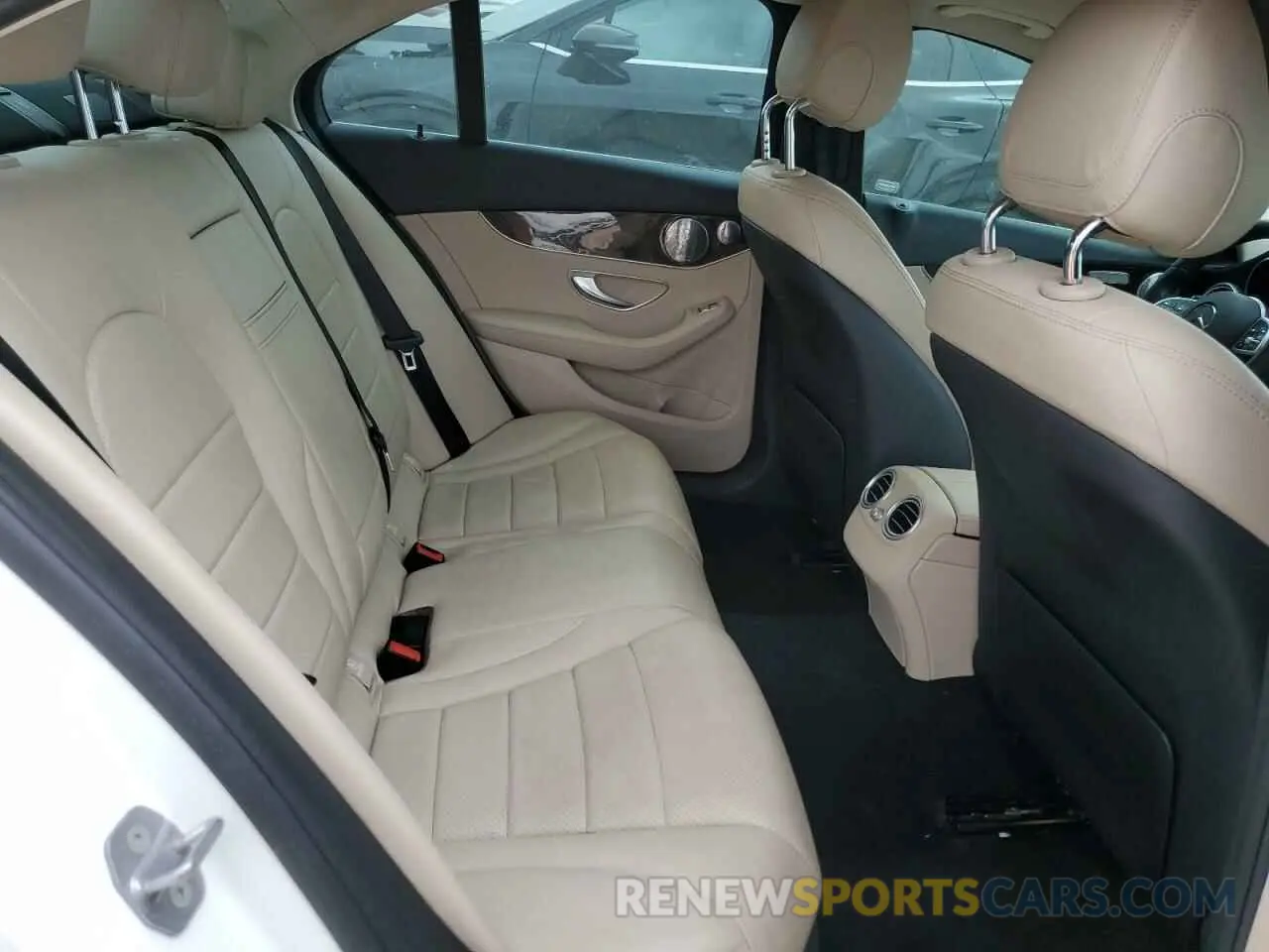 10 fotografías del automóvil dañado W1KWF8DB5MR645091 MERCEDES-BENZ C-CLASS 2021