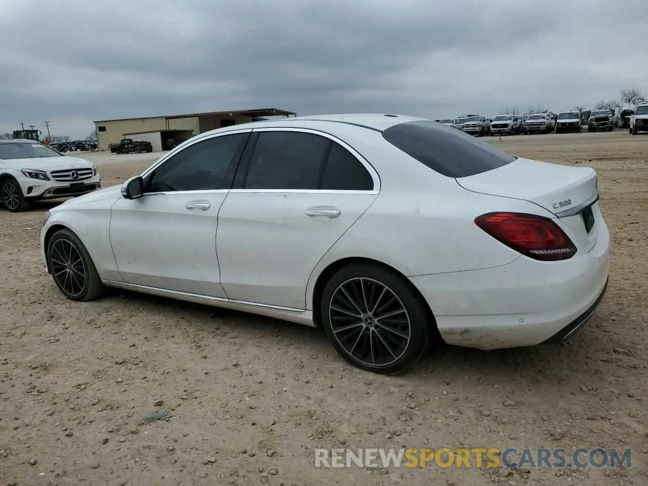 2 fotografías del automóvil dañado W1KWF8DB5MR645091 MERCEDES-BENZ C-CLASS 2021