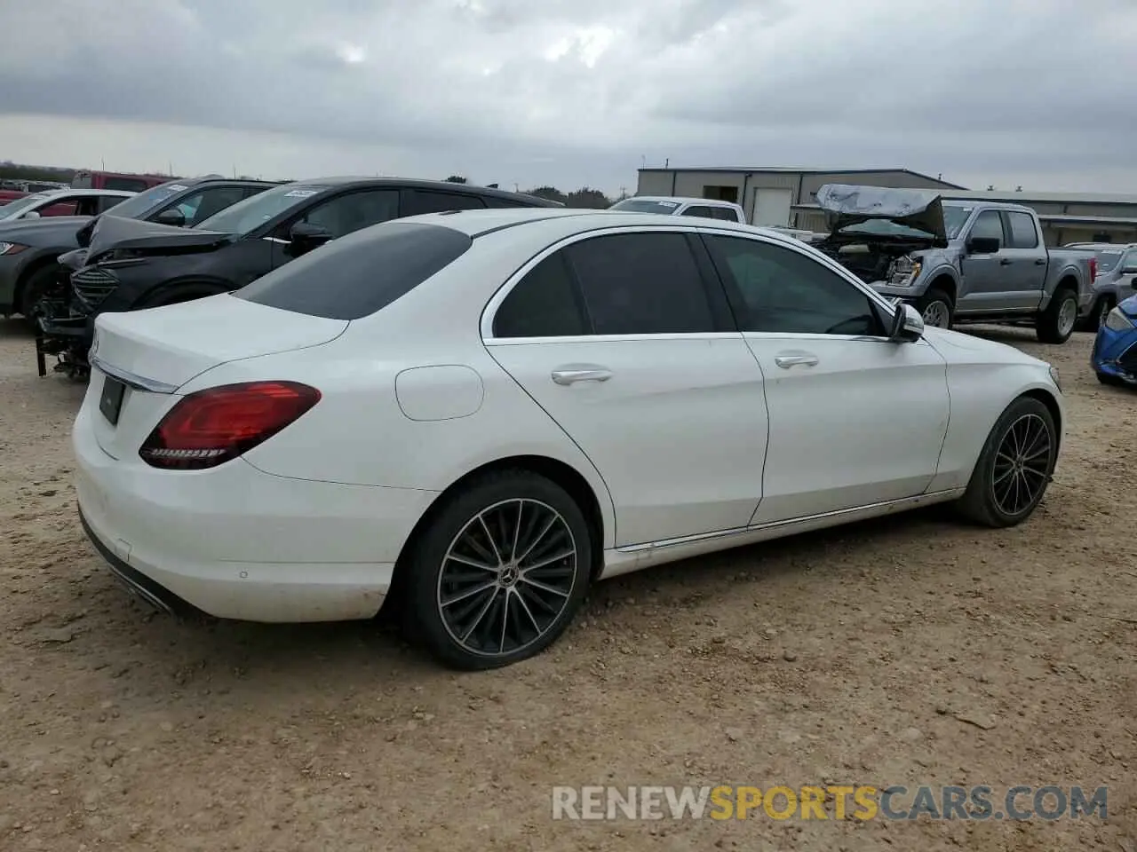 3 fotografías del automóvil dañado W1KWF8DB5MR645091 MERCEDES-BENZ C-CLASS 2021