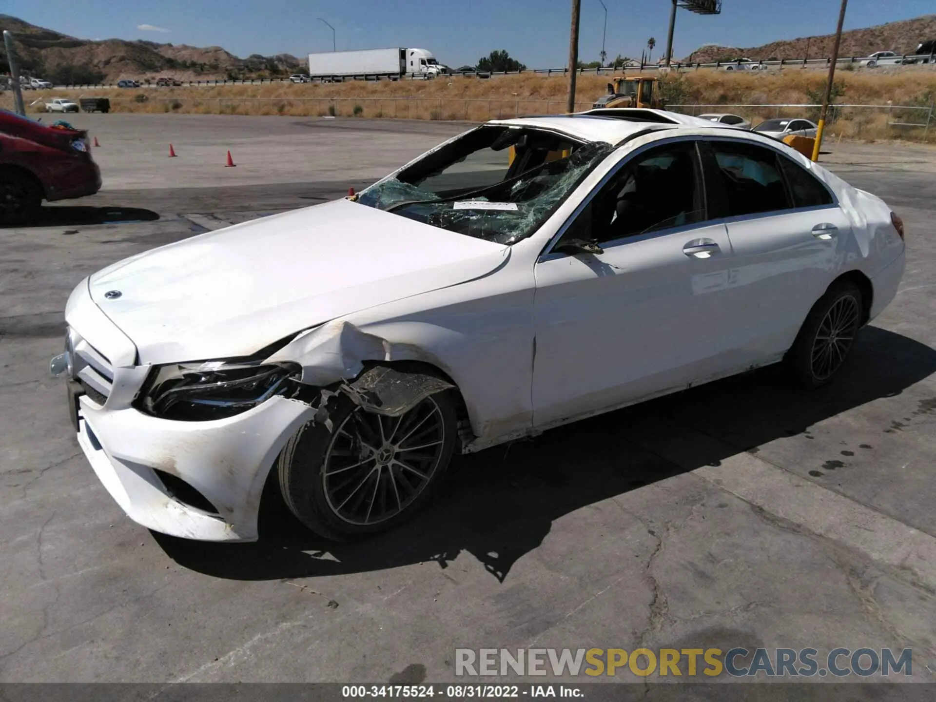 2 fotografías del automóvil dañado W1KWF8DB6MR645925 MERCEDES-BENZ C-CLASS 2021