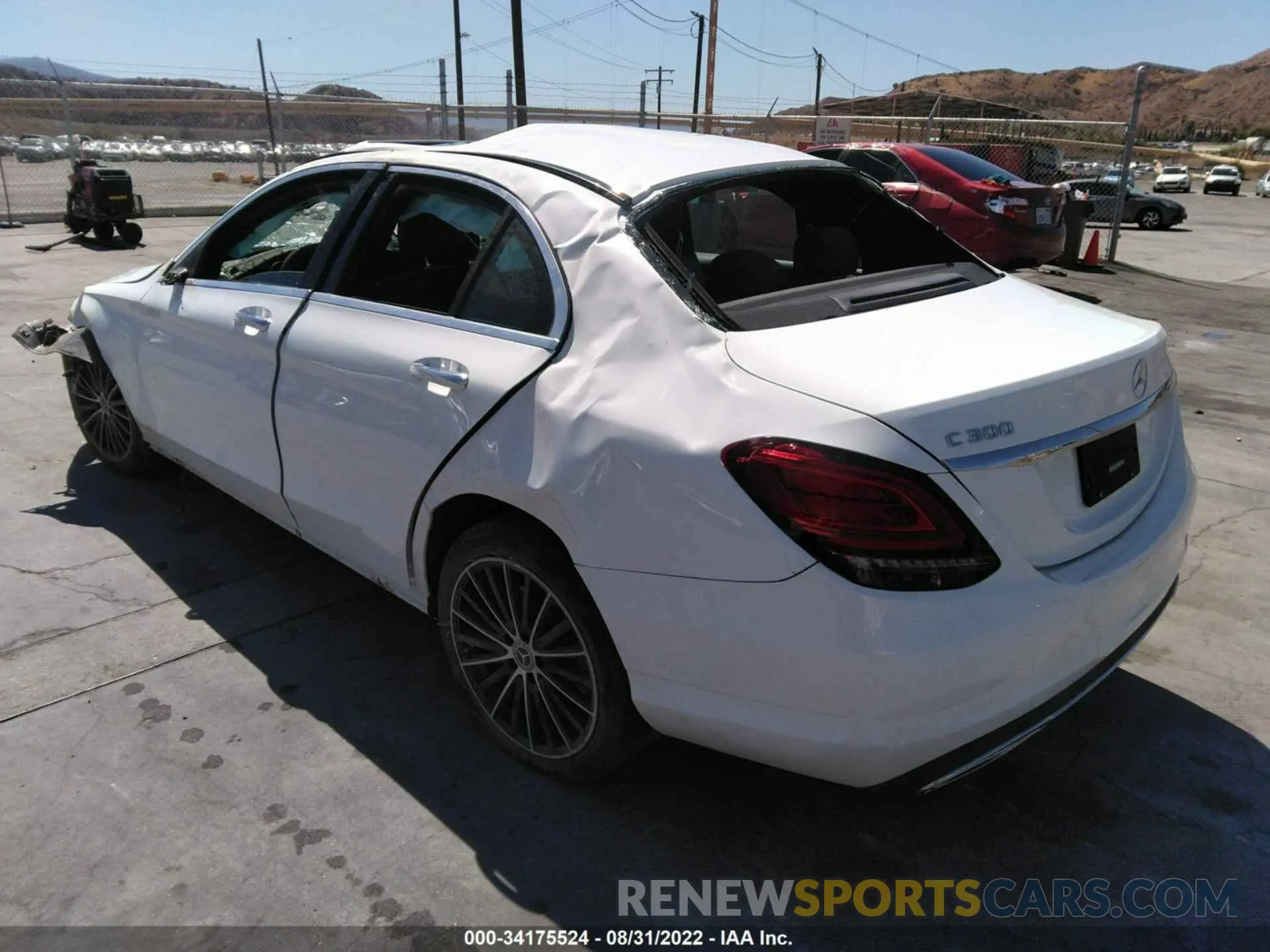3 fotografías del automóvil dañado W1KWF8DB6MR645925 MERCEDES-BENZ C-CLASS 2021