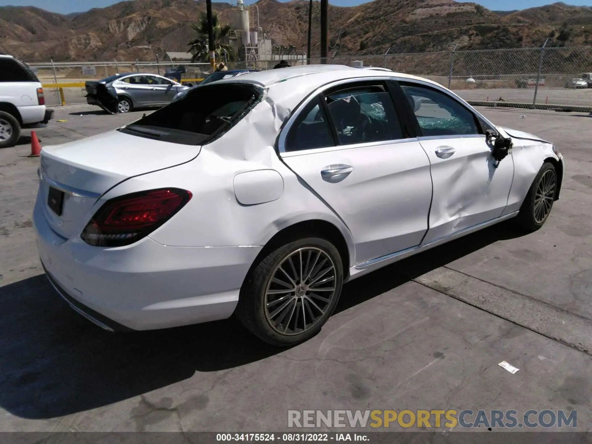 4 fotografías del automóvil dañado W1KWF8DB6MR645925 MERCEDES-BENZ C-CLASS 2021