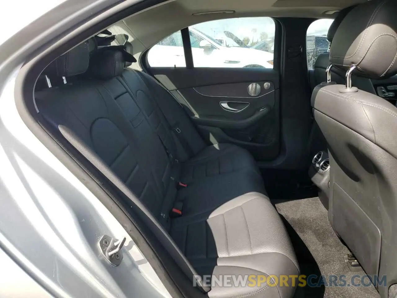 10 fotografías del automóvil dañado W1KWF8DB6MR650610 MERCEDES-BENZ C-CLASS 2021