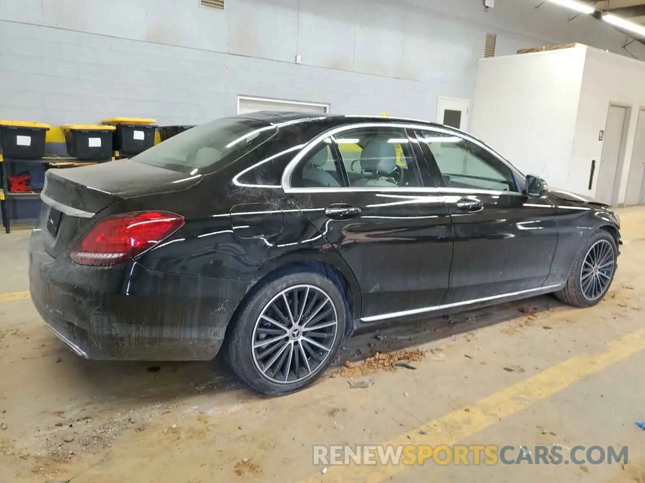 3 fotografías del automóvil dañado W1KWF8DB7MR626204 MERCEDES-BENZ C-CLASS 2021