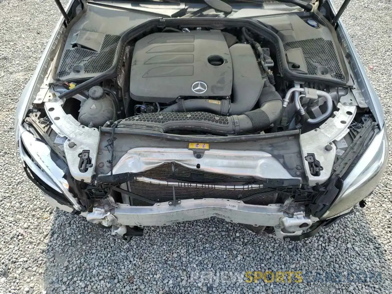 11 fotografías del automóvil dañado W1KWF8DB8MR638345 MERCEDES-BENZ C-CLASS 2021