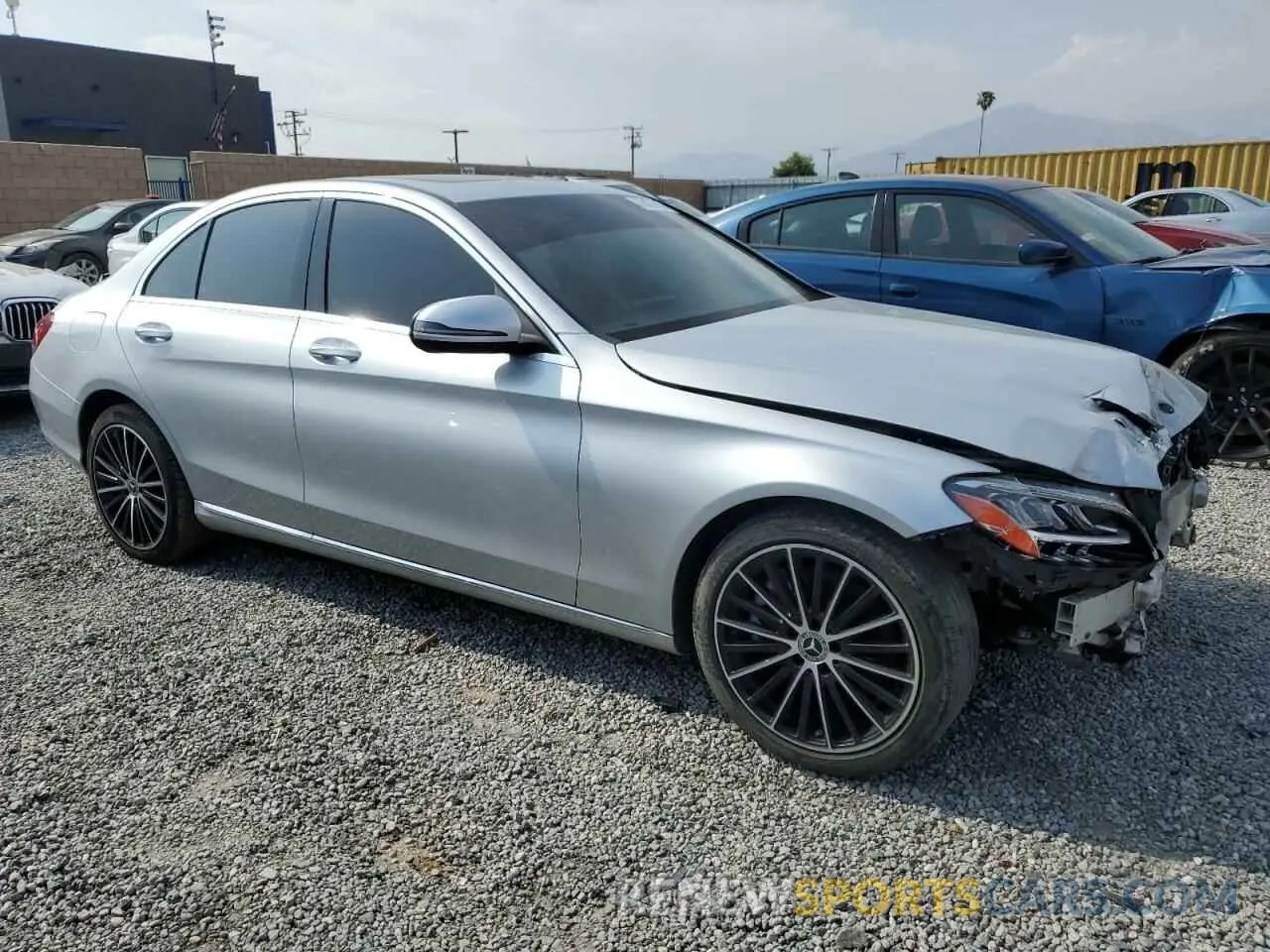 4 fotografías del automóvil dañado W1KWF8DB8MR638345 MERCEDES-BENZ C-CLASS 2021