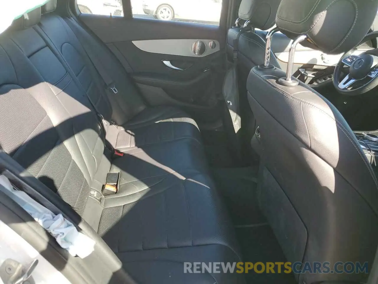 10 fotografías del automóvil dañado W1KWF8DBXMR612779 MERCEDES-BENZ C-CLASS 2021