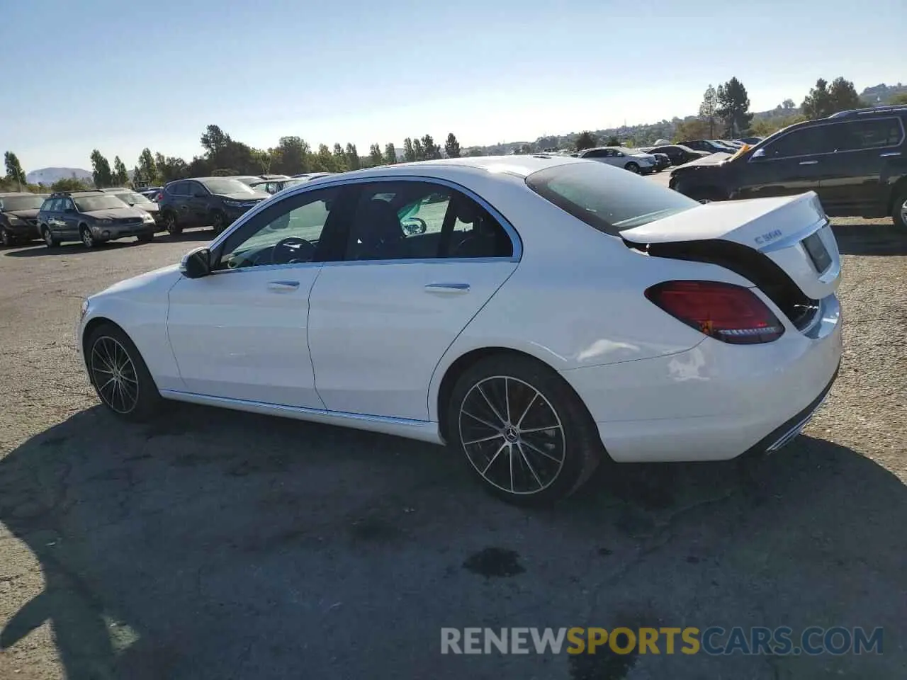 2 fotografías del automóvil dañado W1KWF8DBXMR612779 MERCEDES-BENZ C-CLASS 2021