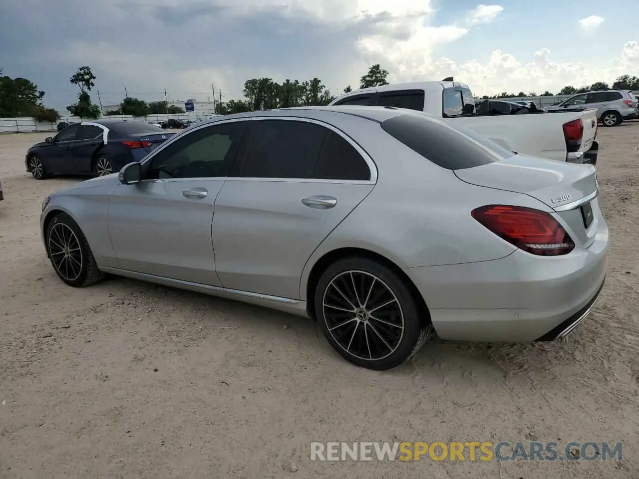 2 fotografías del automóvil dañado W1KWF8DBXMR615391 MERCEDES-BENZ C-CLASS 2021