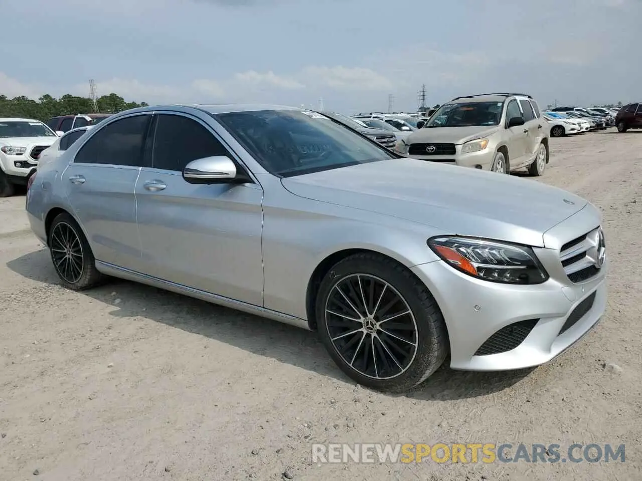 4 fotografías del automóvil dañado W1KWF8DBXMR615391 MERCEDES-BENZ C-CLASS 2021