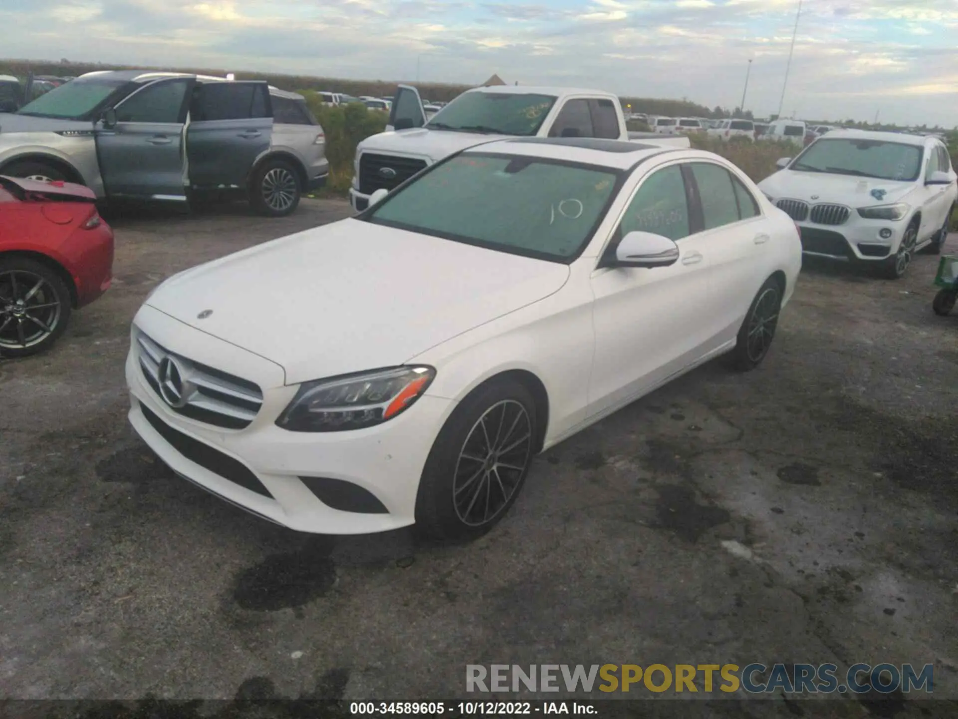 2 fotografías del automóvil dañado W1KWF8DBXMR622499 MERCEDES-BENZ C-CLASS 2021