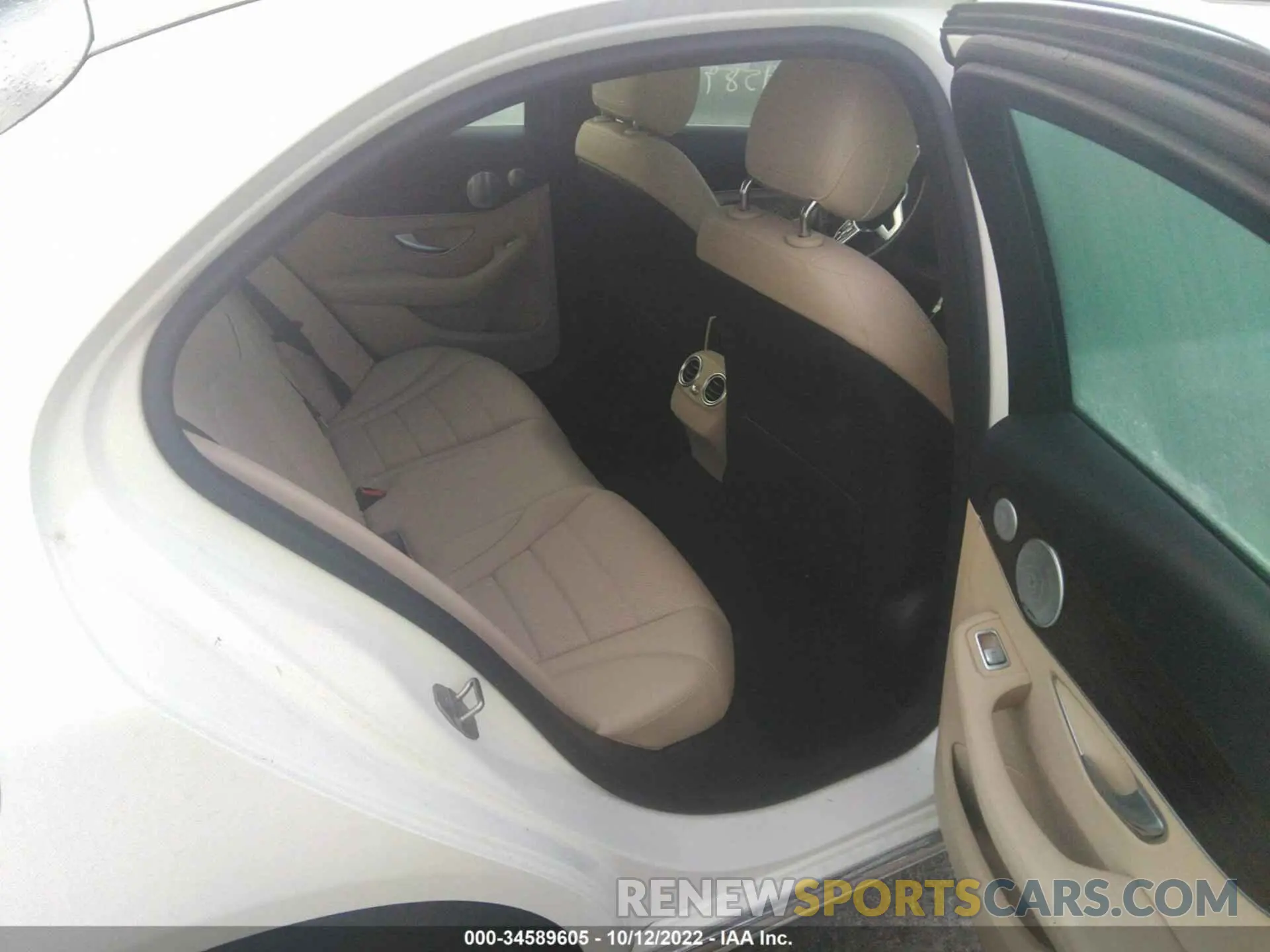 8 fotografías del automóvil dañado W1KWF8DBXMR622499 MERCEDES-BENZ C-CLASS 2021
