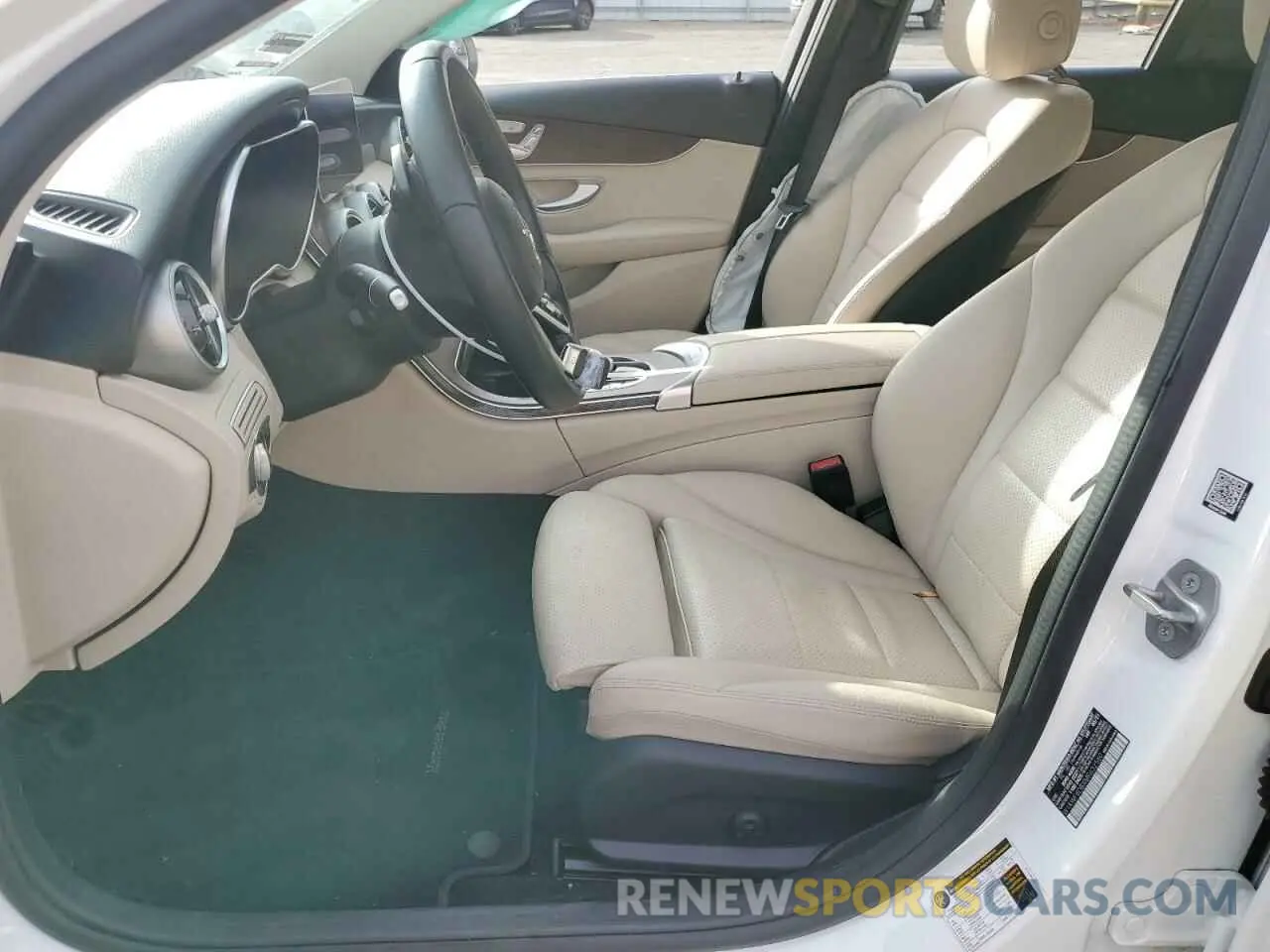 7 fotografías del automóvil dañado W1KWF8DBXMR632580 MERCEDES-BENZ C-CLASS 2021