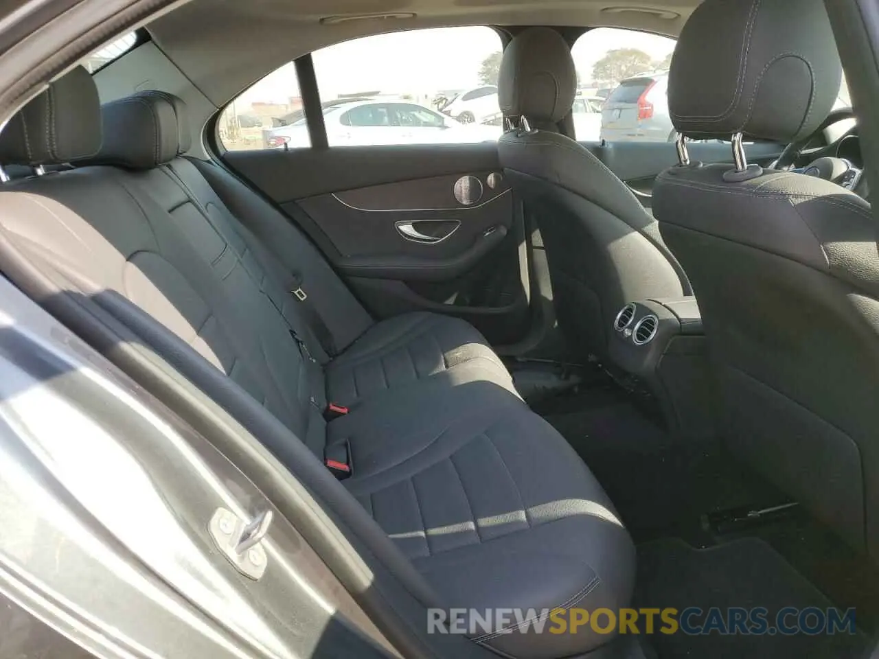 10 fotografías del automóvil dañado W1KWF8DBXMR638766 MERCEDES-BENZ C-CLASS 2021