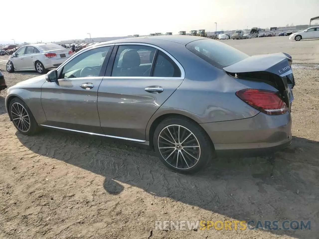2 fotografías del automóvil dañado W1KWF8DBXMR638766 MERCEDES-BENZ C-CLASS 2021