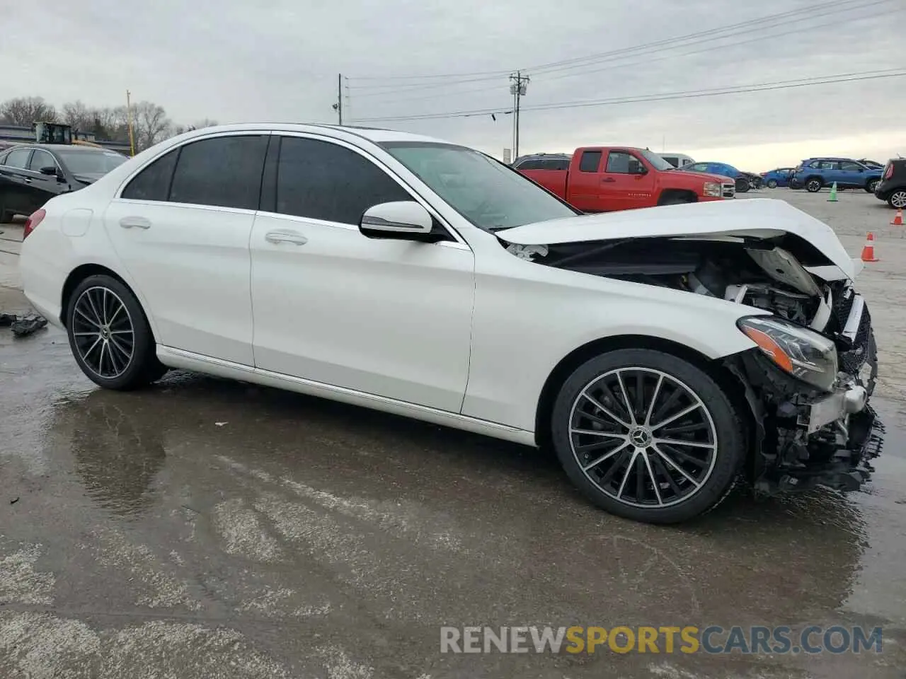 4 fotografías del automóvil dañado W1KWF8DBXMR647273 MERCEDES-BENZ C-CLASS 2021