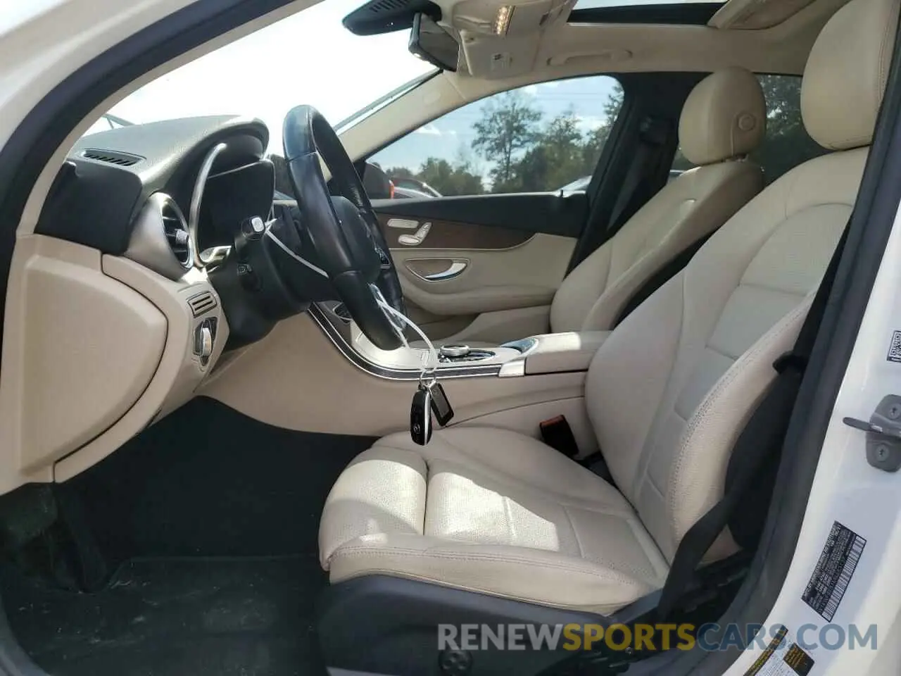 7 fotografías del automóvil dañado W1KWF8EB1MR653137 MERCEDES-BENZ C-CLASS 2021
