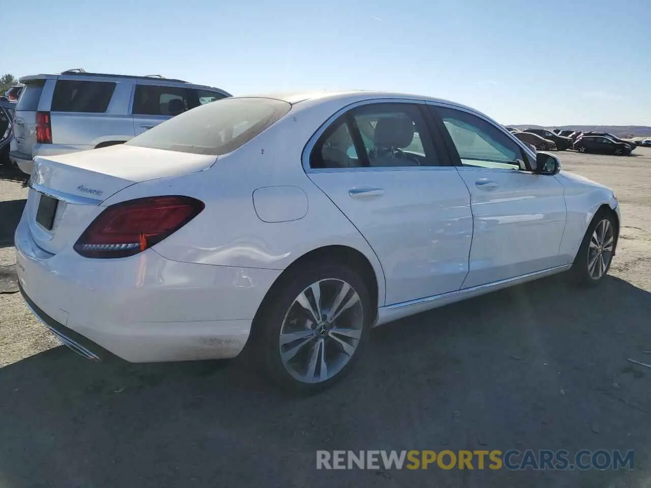 3 fotografías del automóvil dañado W1KWF8EB5MR626538 MERCEDES-BENZ C-CLASS 2021