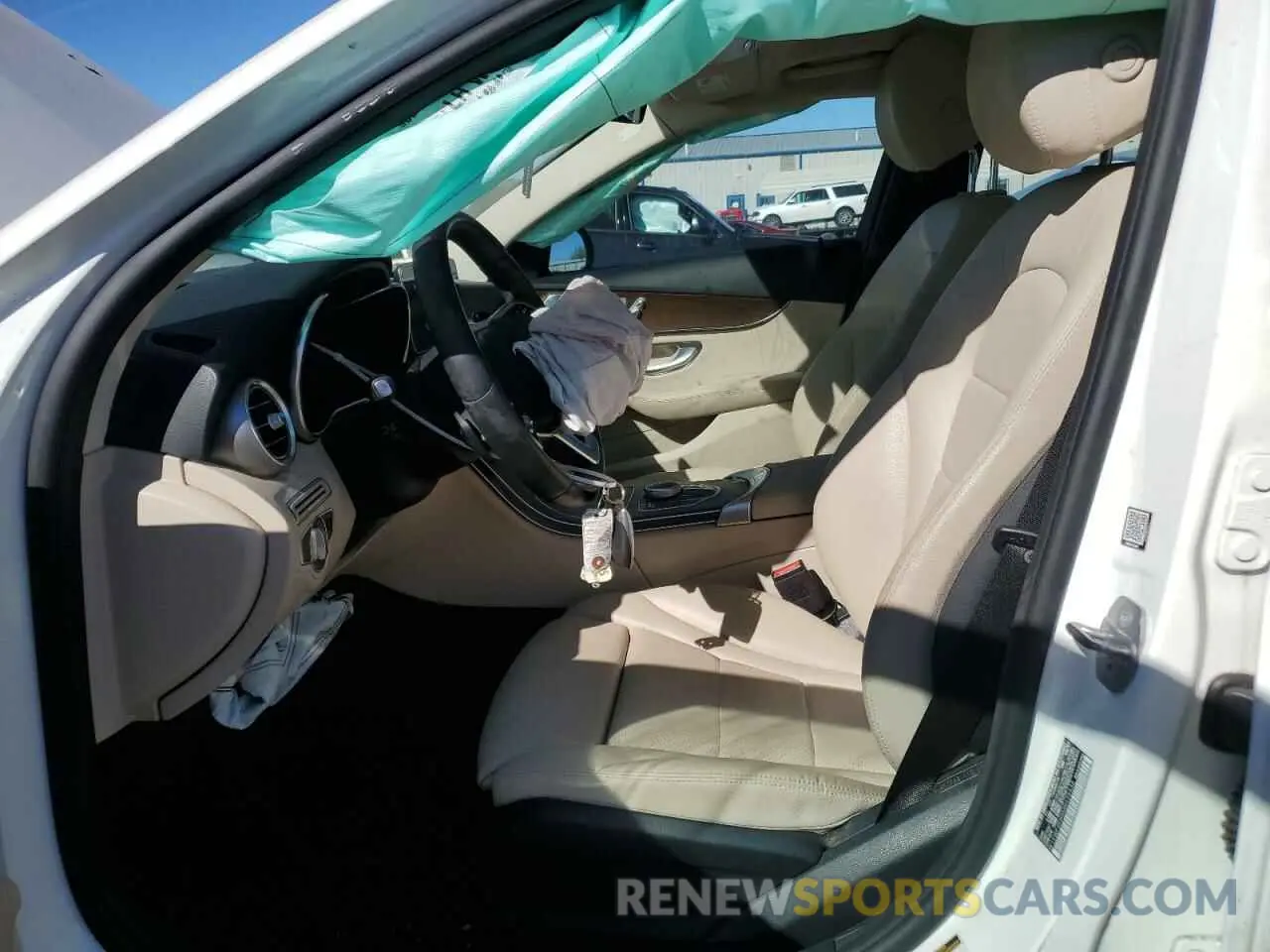 7 fotografías del automóvil dañado W1KWF8EB5MR626538 MERCEDES-BENZ C-CLASS 2021