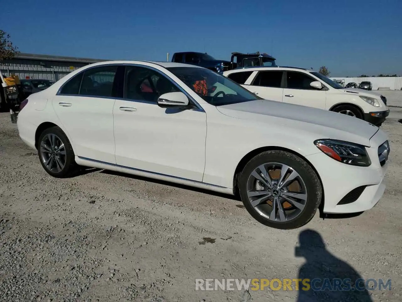 4 fotografías del automóvil dañado W1KWF8EB5MR630170 MERCEDES-BENZ C-CLASS 2021